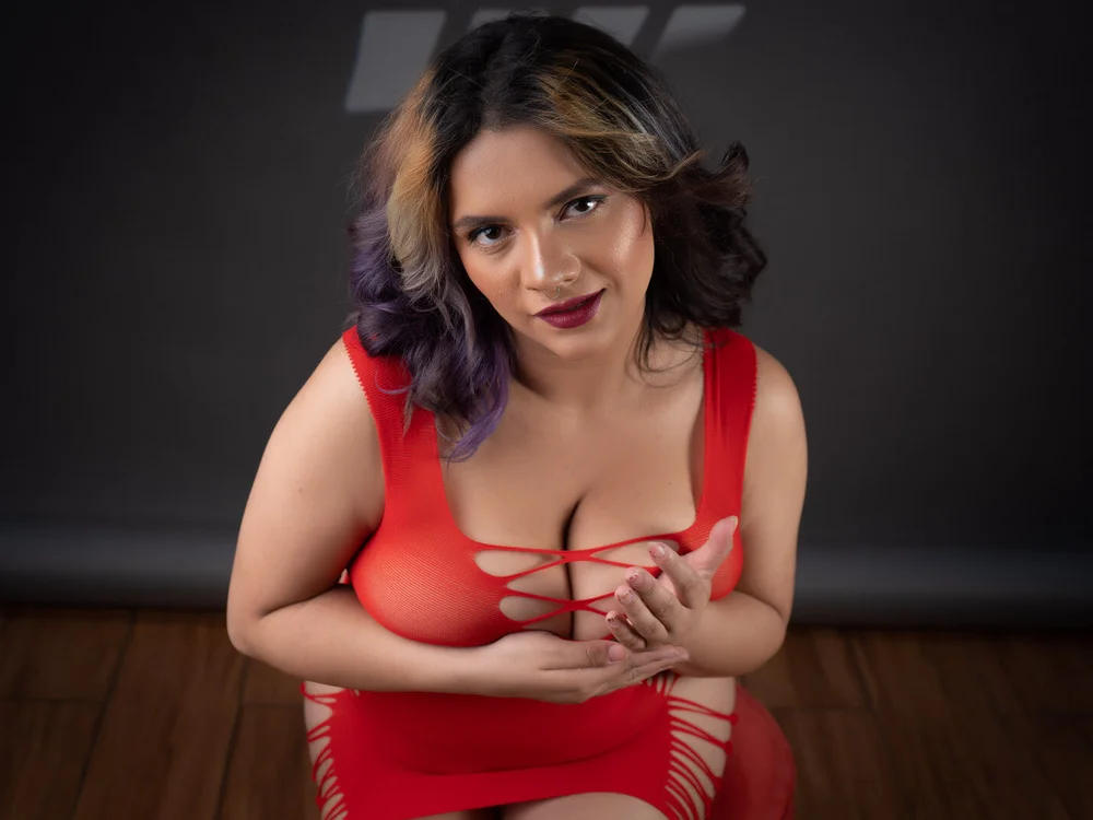 Kiara_Cruz__: офлайн-секс-чат