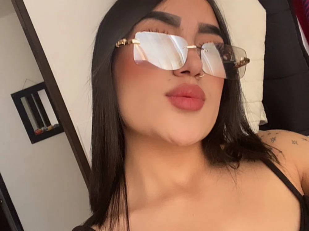 Mia_Rouse22's Offline XXX Chat