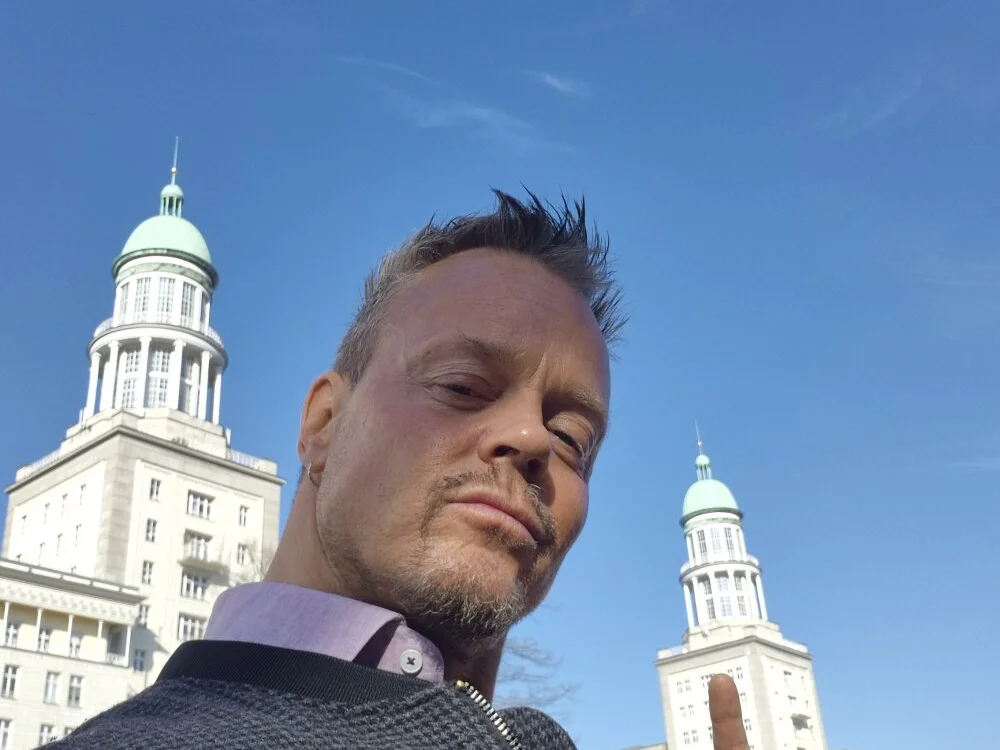 BodoBanger1 Offline XXX-Chat