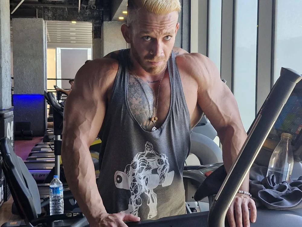 GreekgodsHAZARCAN Adlı Modelin Çevrimdışı XXX Sohbeti