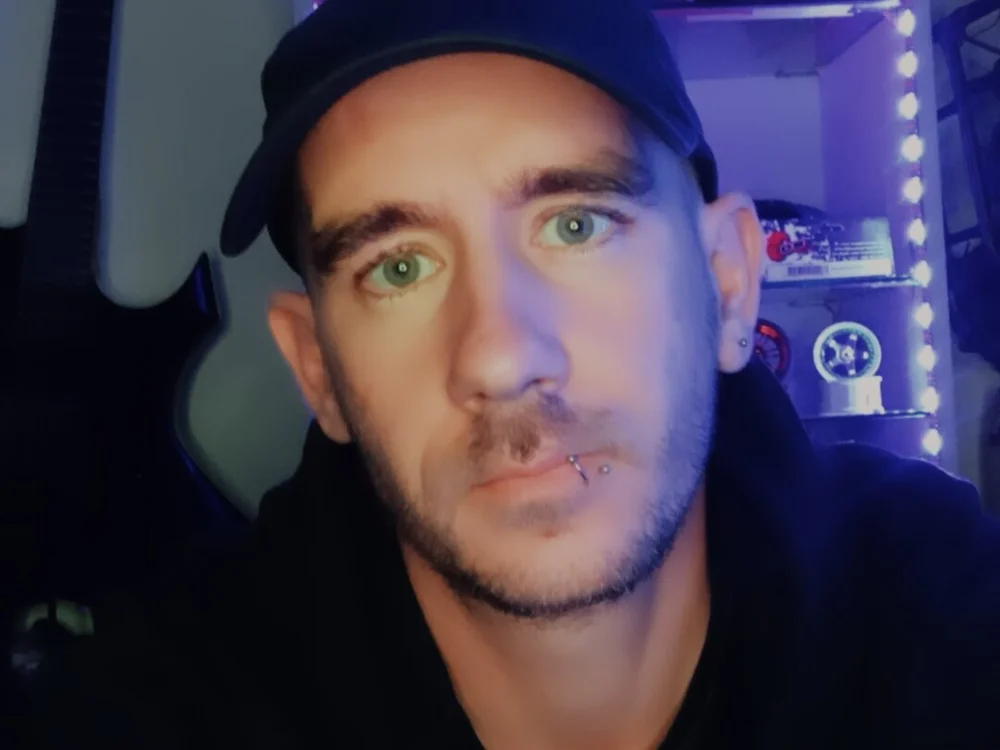 Minime665's Offline Chat Room