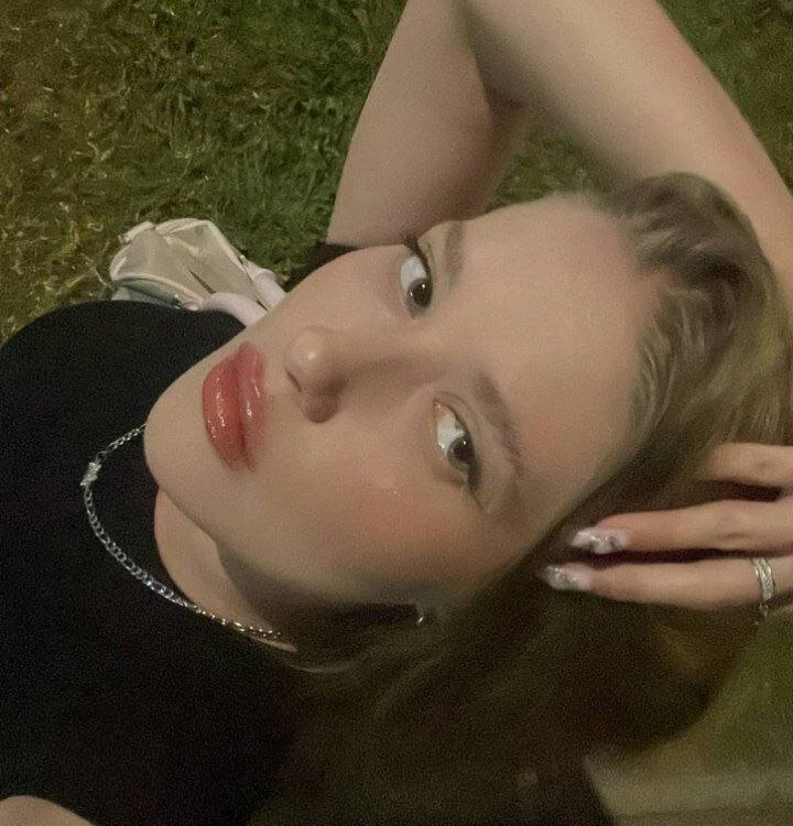 chloesweetbby: офлайн-секс-чат