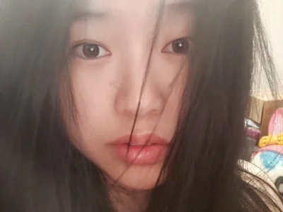 Qiuwi - Girl 