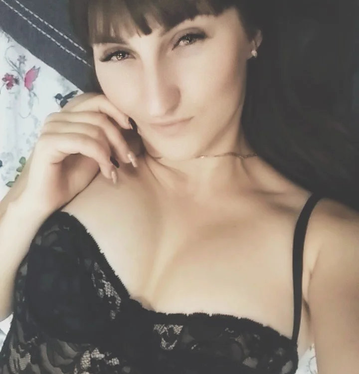 Offline chat soba modela RoxyJam