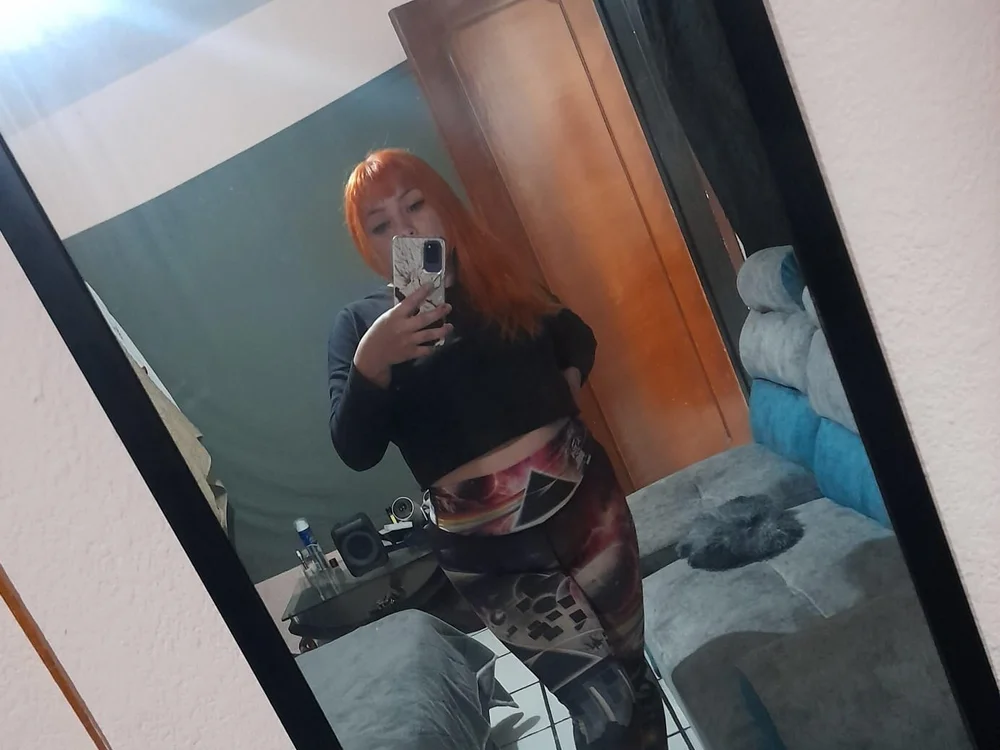 HayleySunny's Offline Chat Room