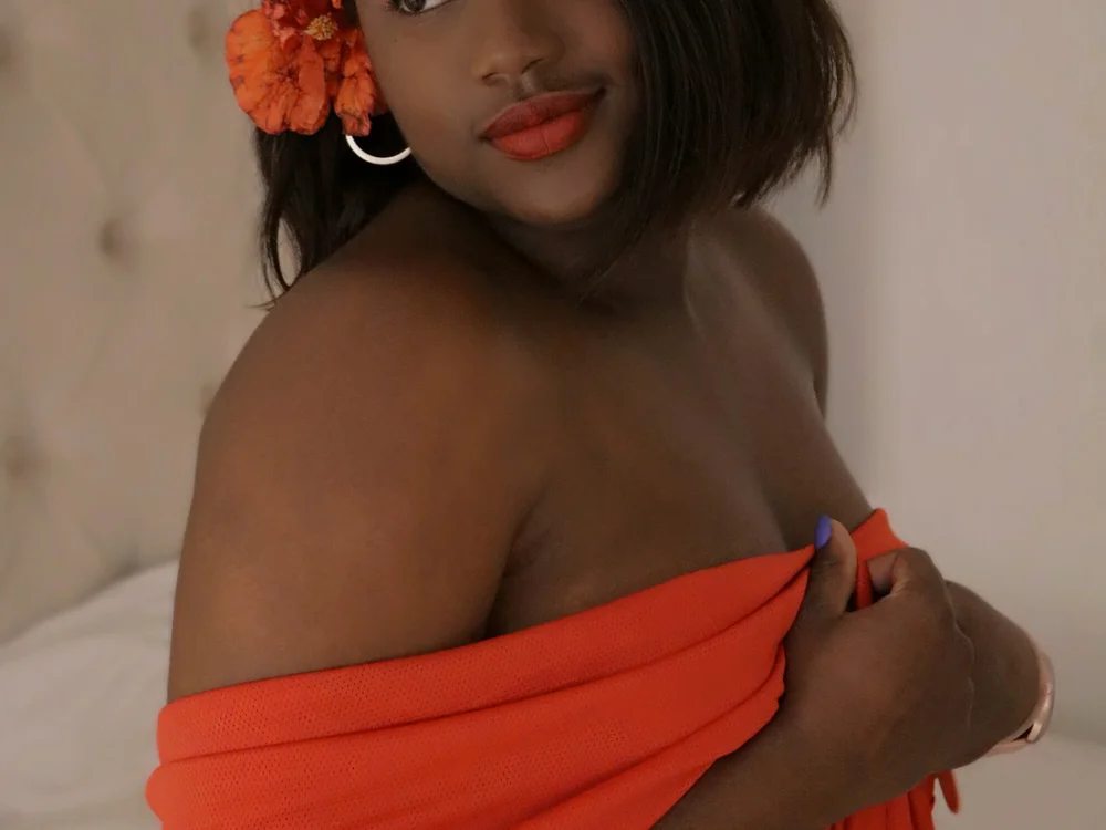 bustyshayna's Offline XXX Chat