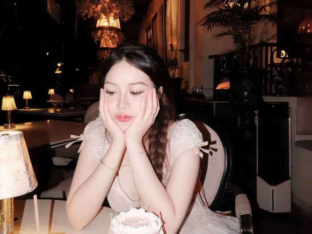 BabyLily68 Offline XXX-chat