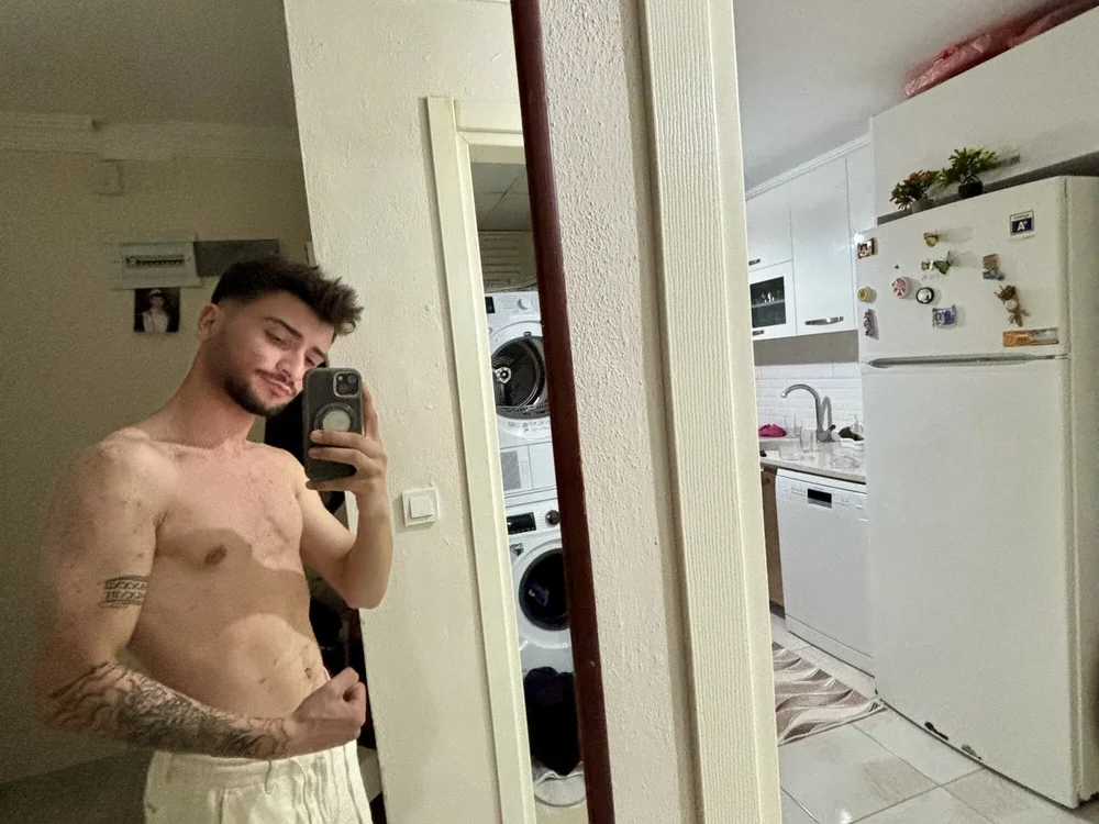 19lukibo Adlı Modelin Çevrimdışı XXX Sohbeti