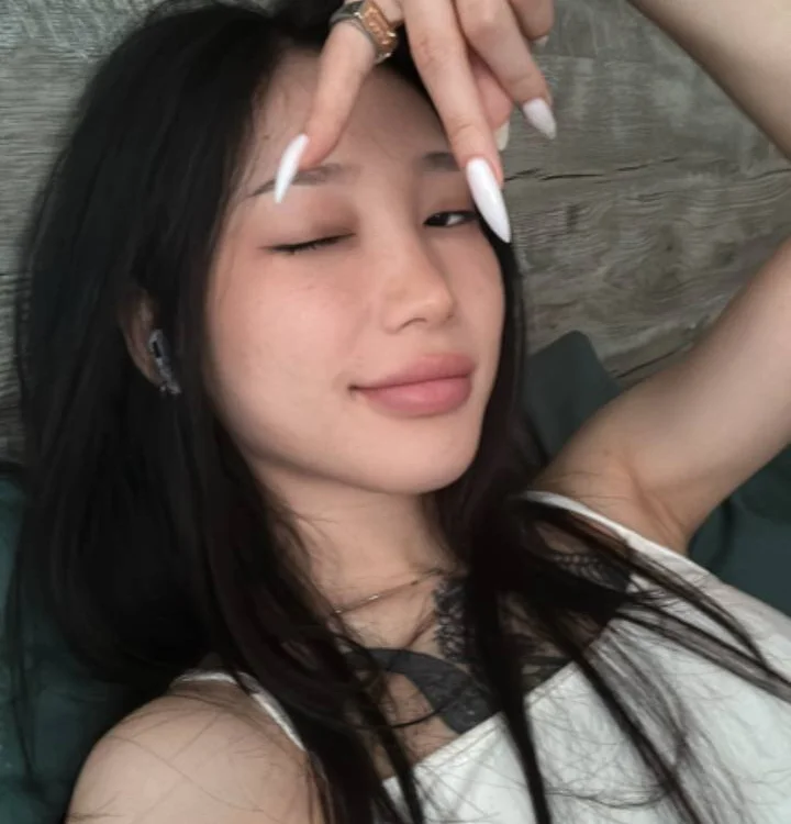 LezlieGreet's Offline XXX Chat