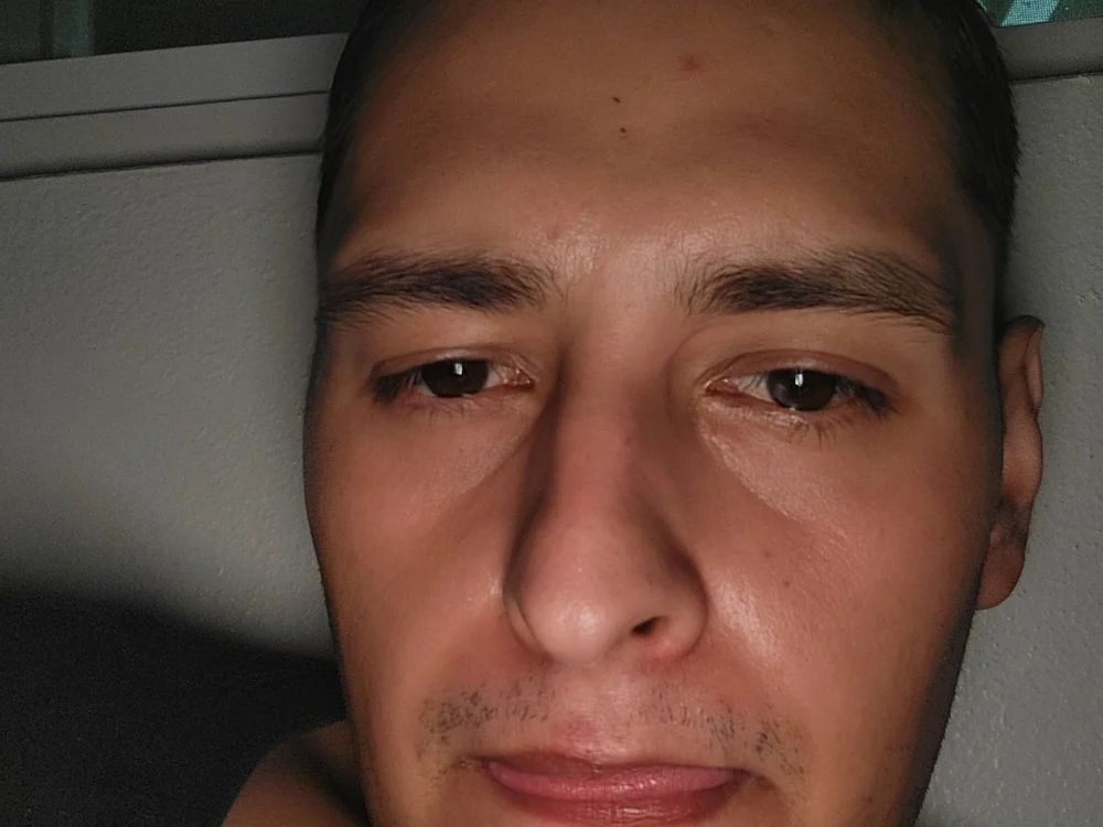 jlopez6493's Offline Chat Room