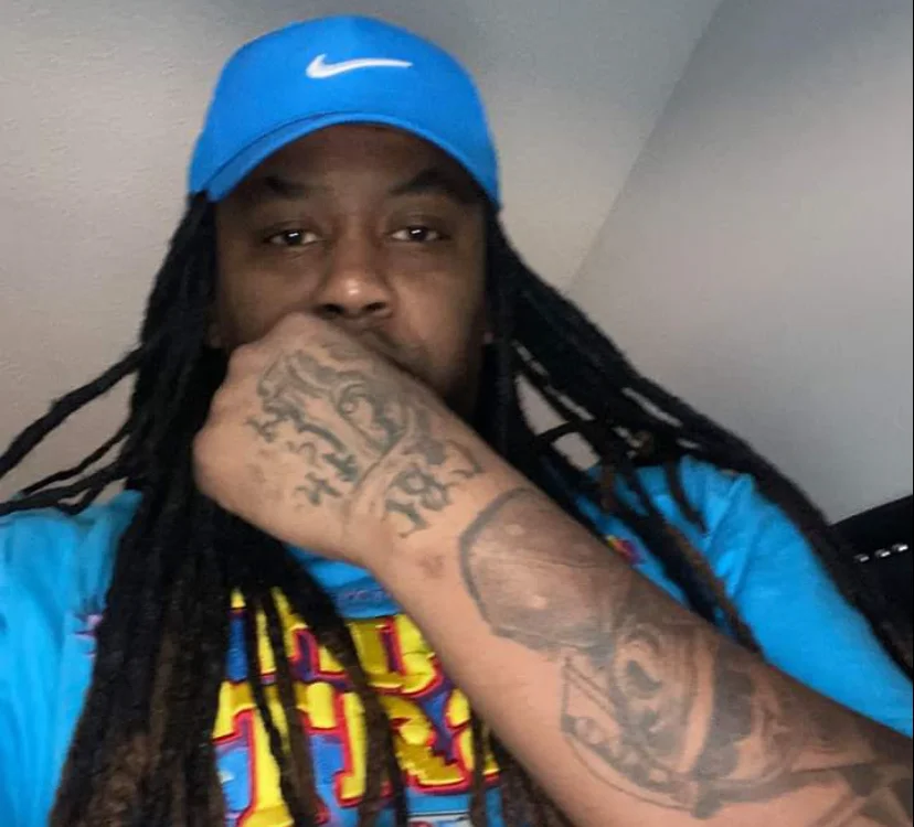 Thirdlegbbc11's Offline Chat Room