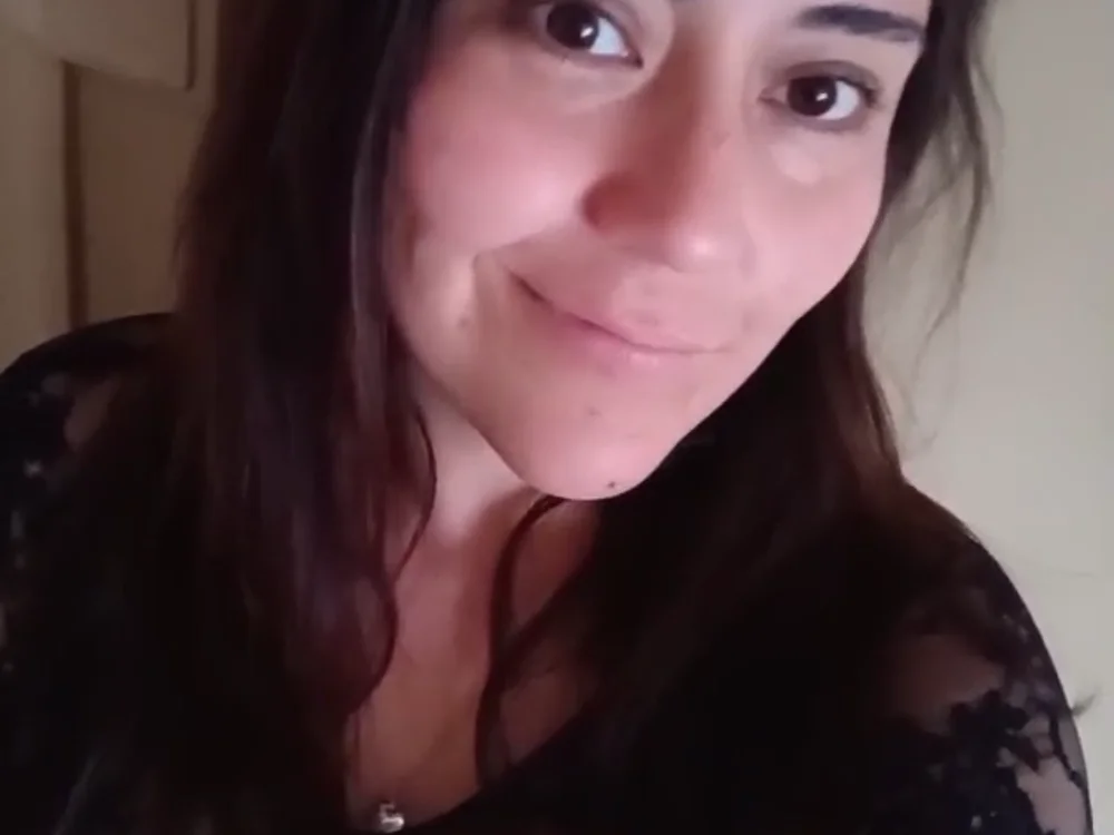 Angy_35's Offline Chat Room