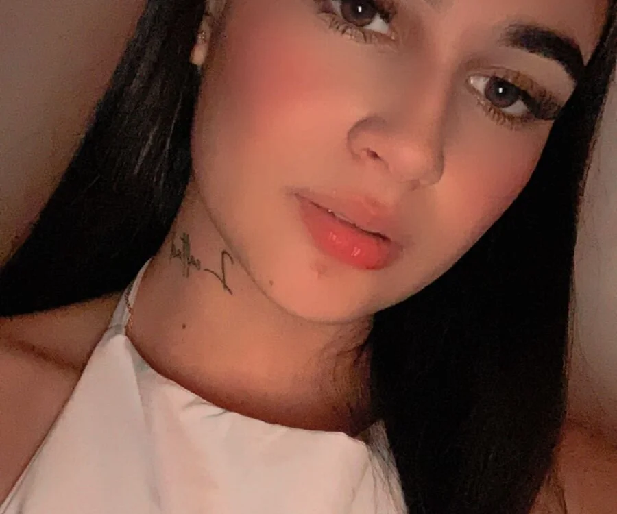 emma_dangelo's Offline XXX Chat
