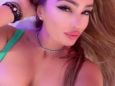 ZairaLure webcam livesex profile in bisexual cams