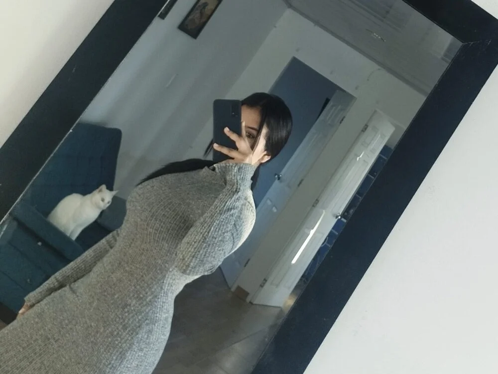 kallesyy01 Adlı Modelin Çevrimdışı XXX Sohbeti