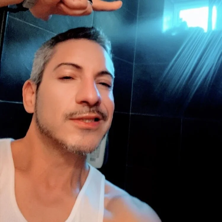 Pivan99's Offline Chat Room