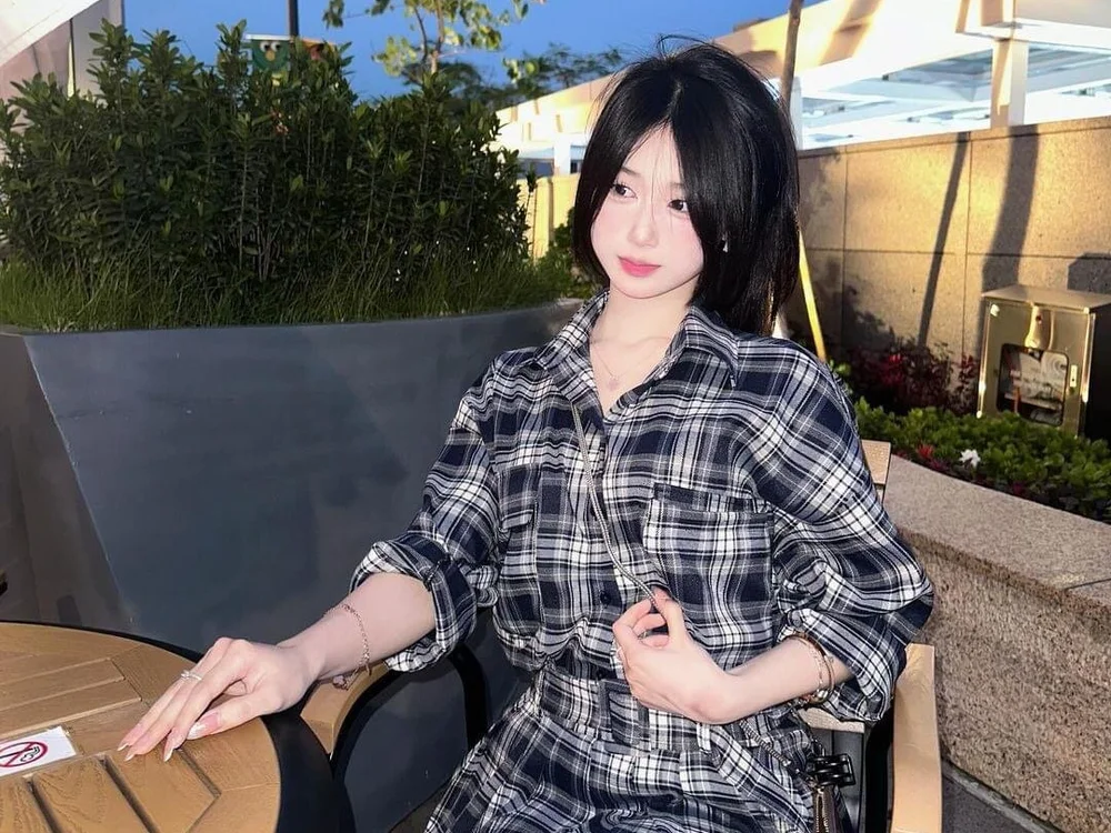 Elina_9 離線 XXX 聊天