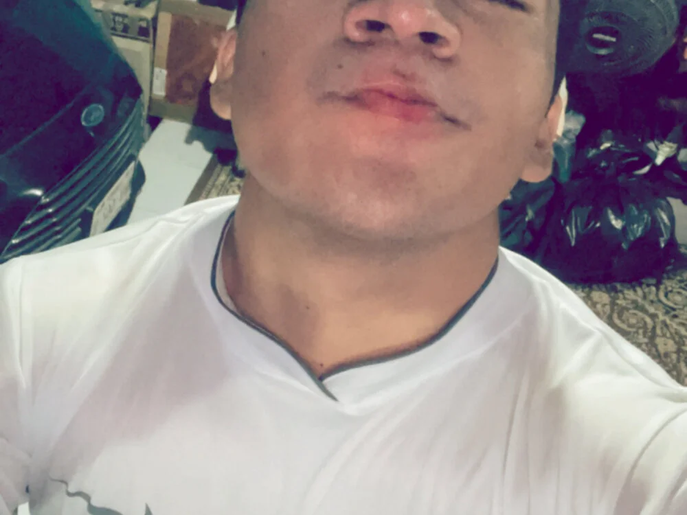 YoElMasHotn Offline XXX chat