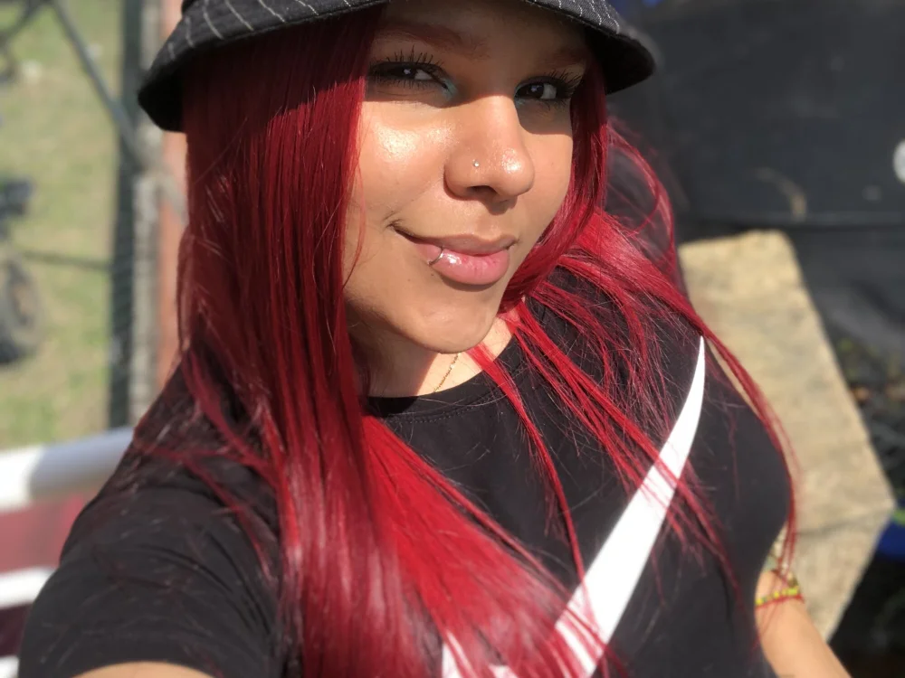 linsay_redhead19's Offline Chat Room