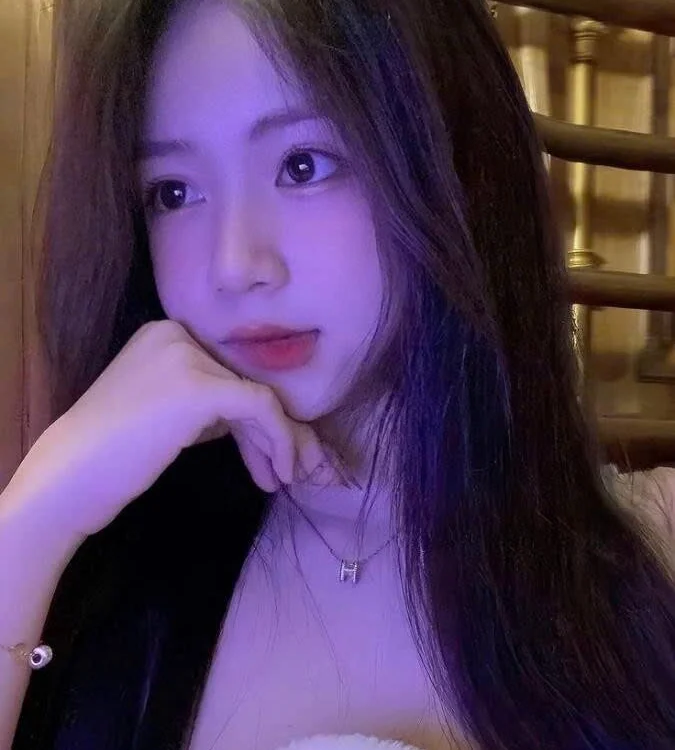 Mia83868 offline chatrum