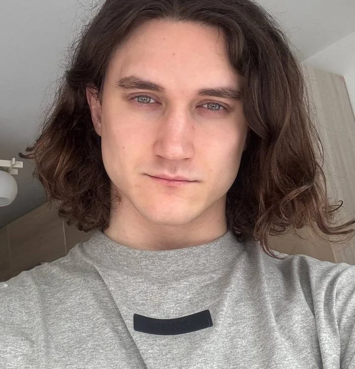 EdwardWood_'s Offline Chat Room