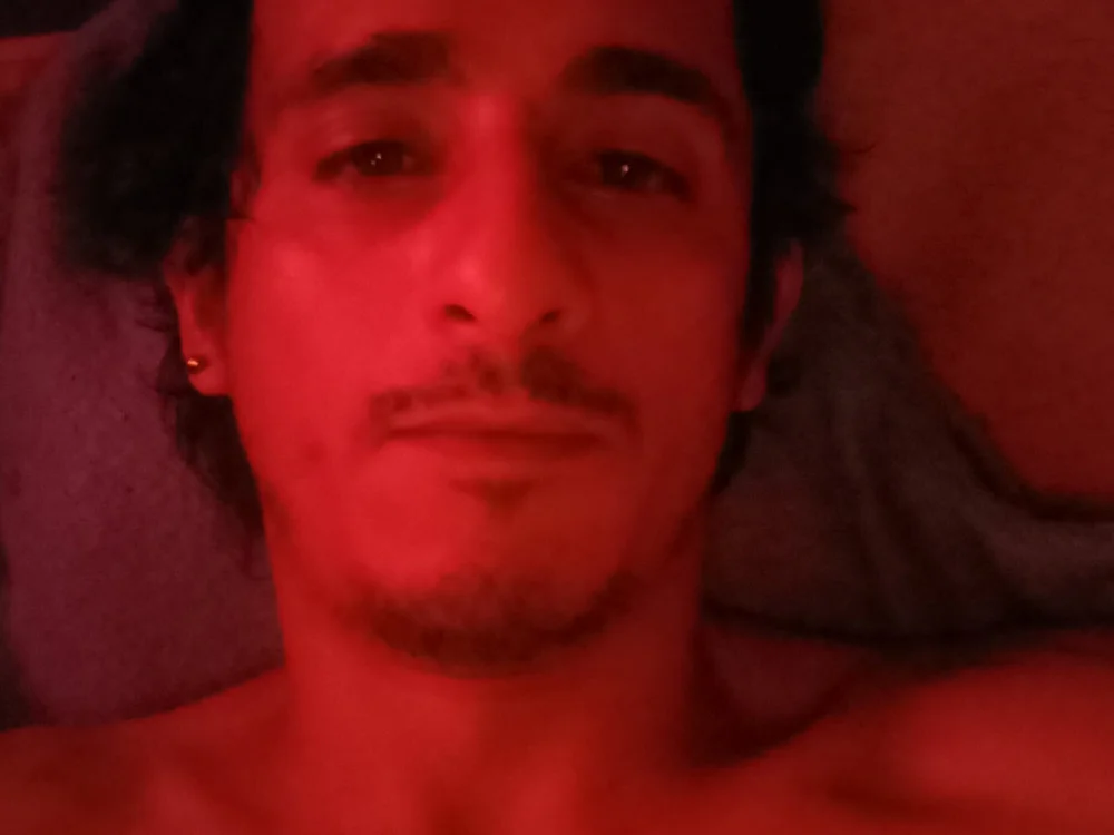 ragsel23's Offline Chat Room