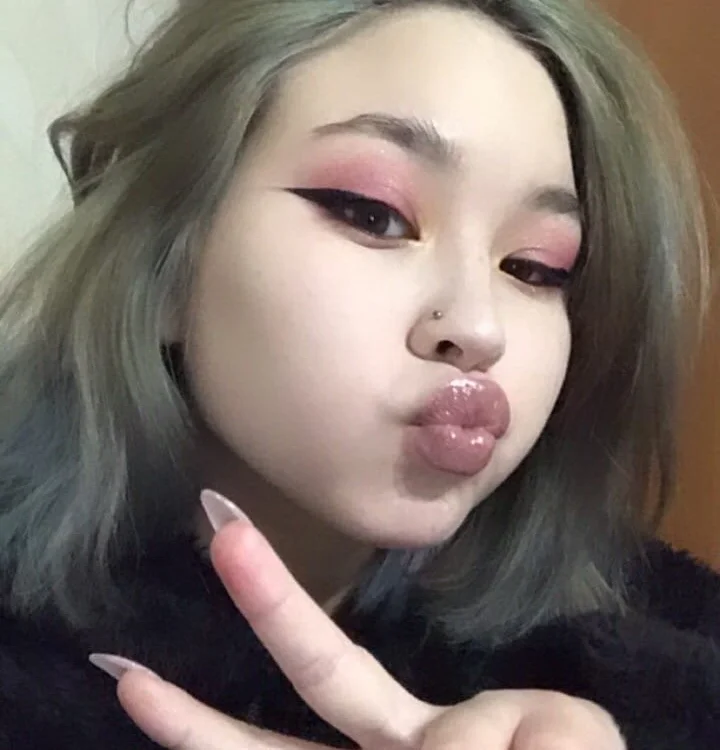 AhegaoGirl69's Offline XXX Chat