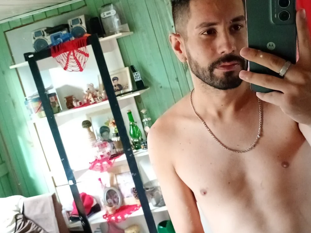 vitorSafado1234 Obrolan XXX Offline