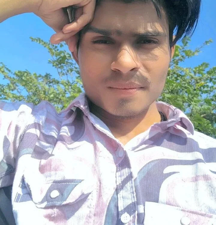 Yash_Sharma18 Chat XXX offline