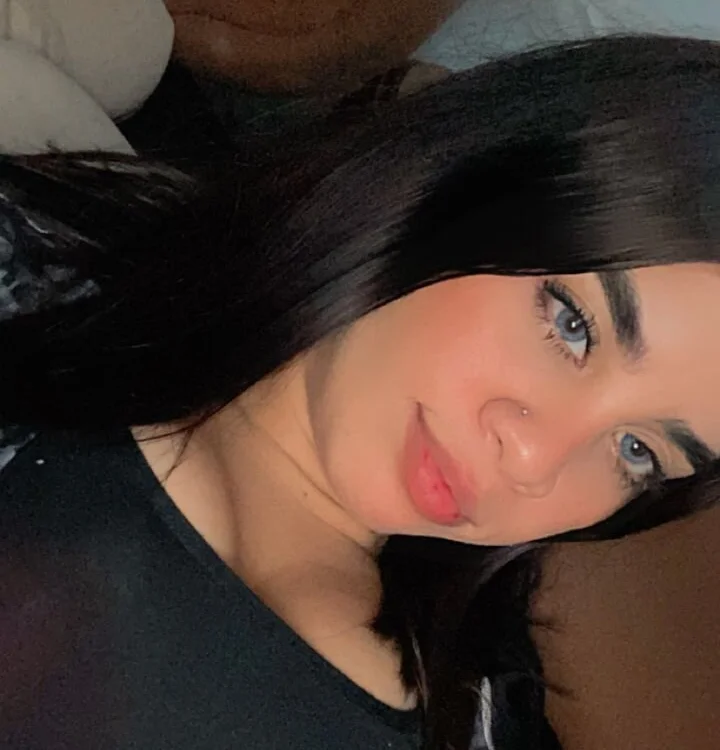 Mila_Scott's Offline Chat Room