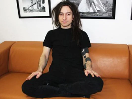 charles_square's Offline XXX Chat