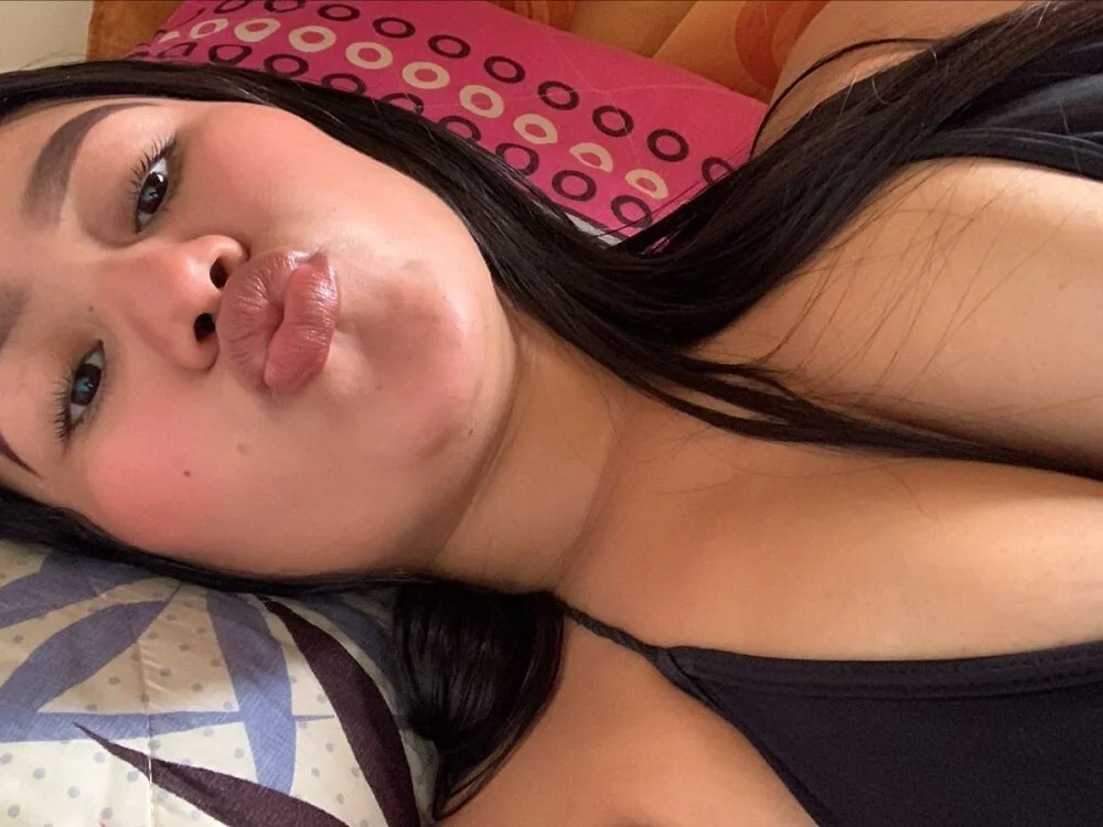 Lyra-Camdy's Offline XXX Chat