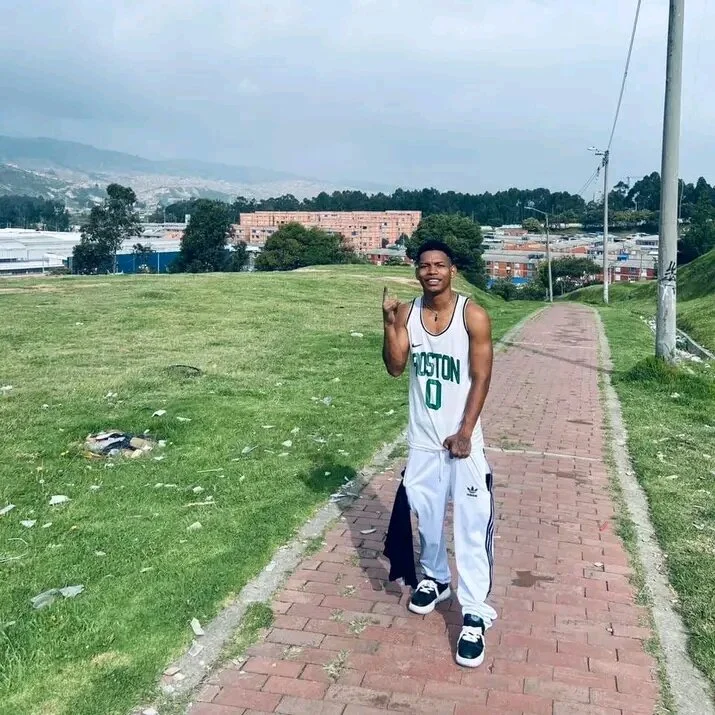 Yanner12 – Offline XXX chat