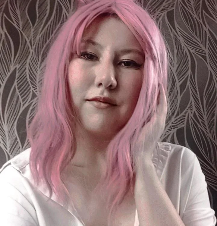Nora_left's Offline Chat Room