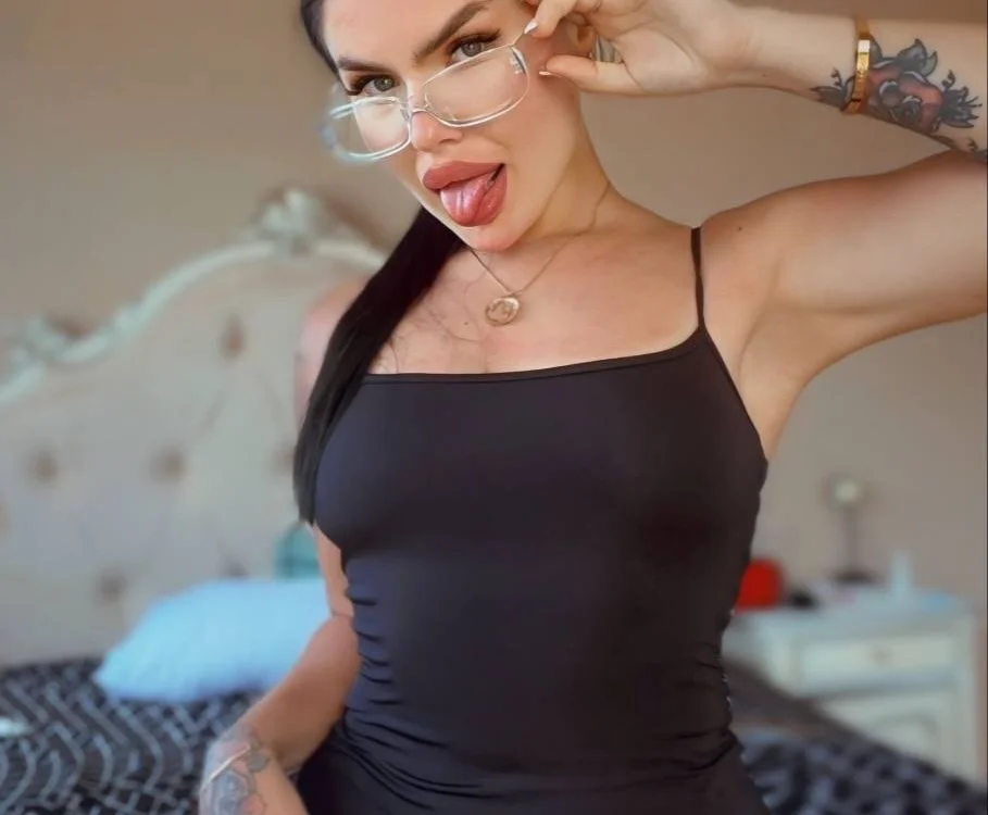 WildMariamX's Offline Chat Room