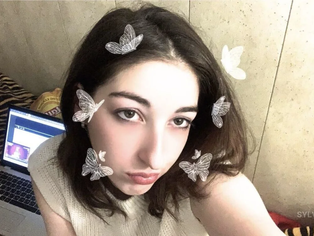SylviaBrow offline chatrum