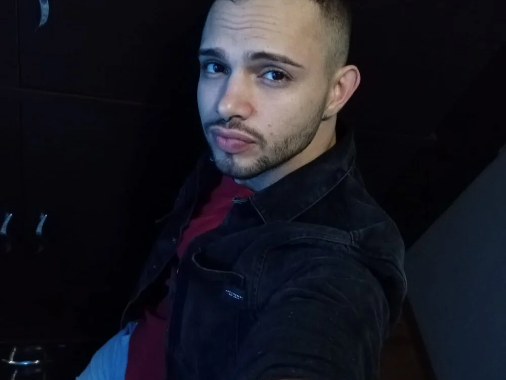 Offline XXX chat lucio-x