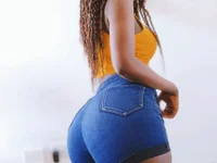 Miss_new_booty's Offline Chat Room