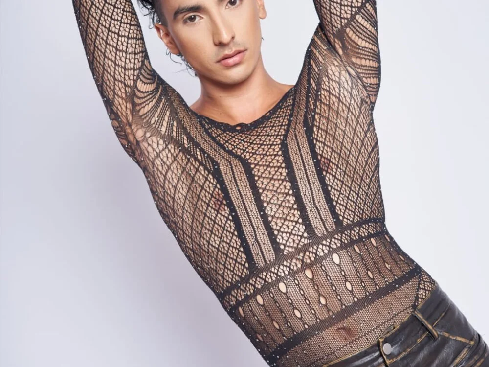 alexxis_26n Offline XXX chat