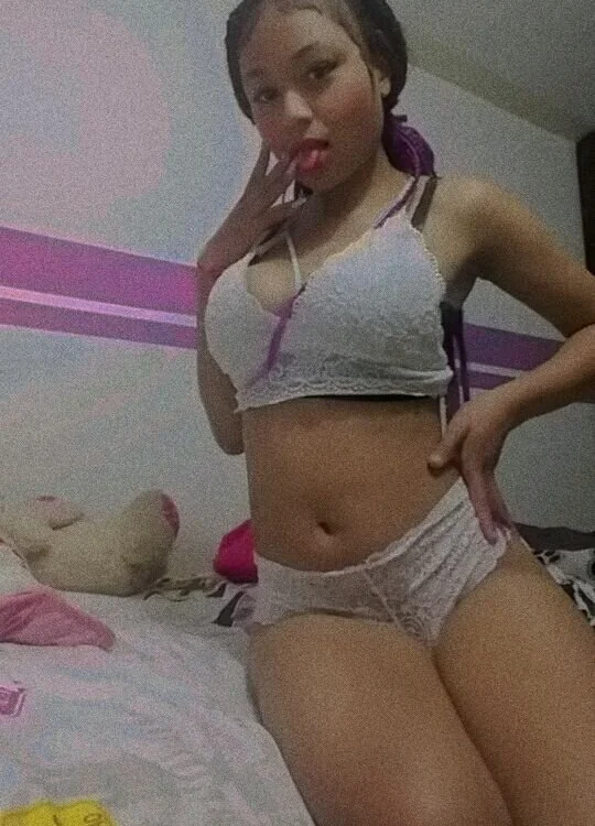 ห้องแชทออฟไลน์ของ Aisha_Brazier