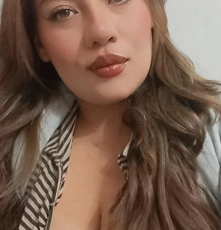Luna_Roussee offline chatrum
