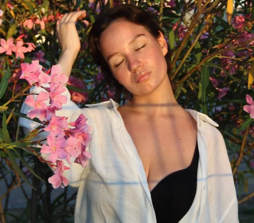 Mila_petal cam model