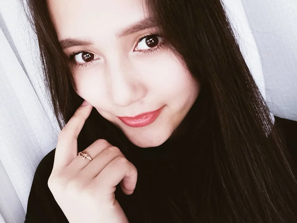 salina_s' Offline Chat Room