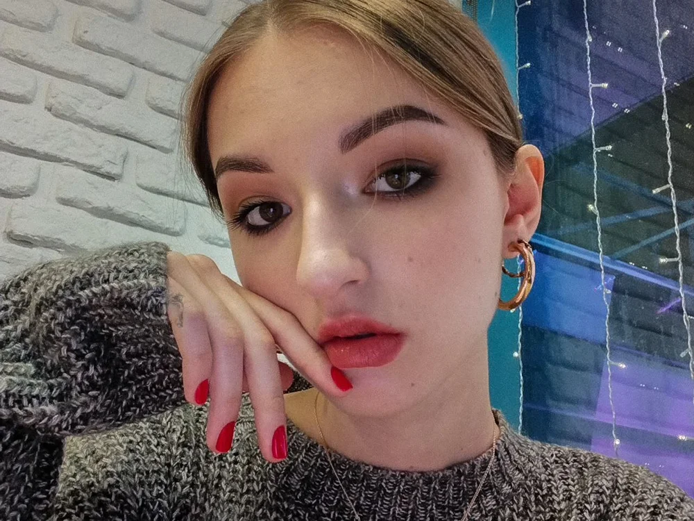 MeganPierce's Offline Chat Room