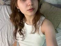 elle_simson webcam