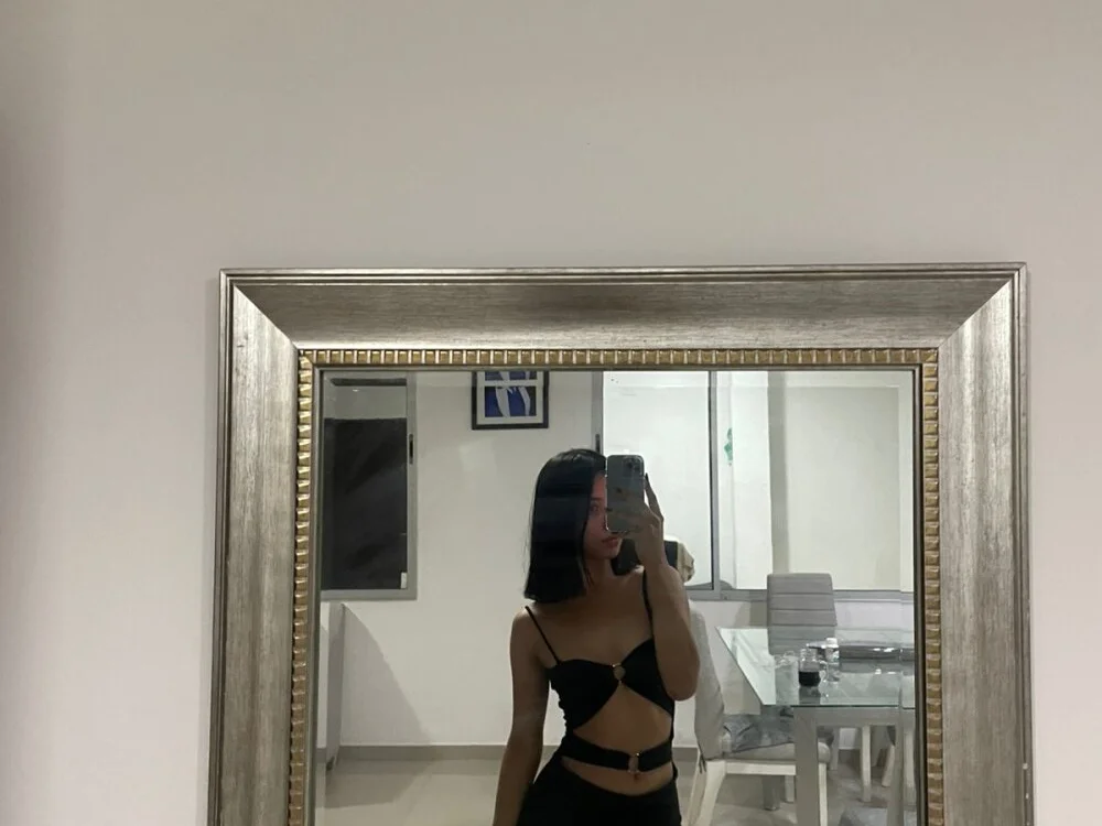 Zenith_glow's Offline XXX Chat