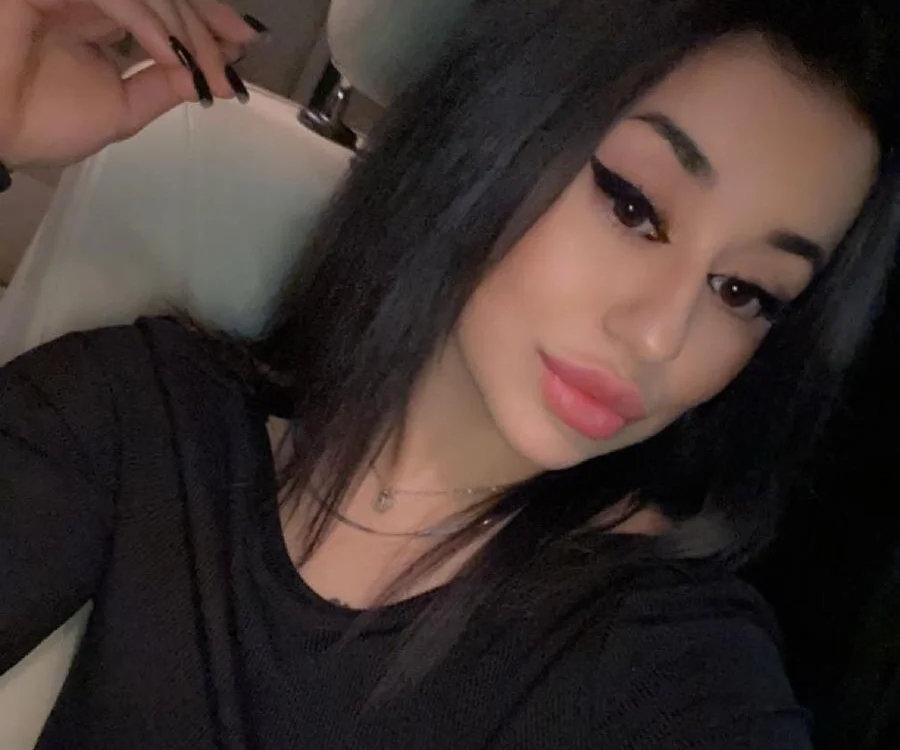 TeenSelyna's Offline XXX Chat