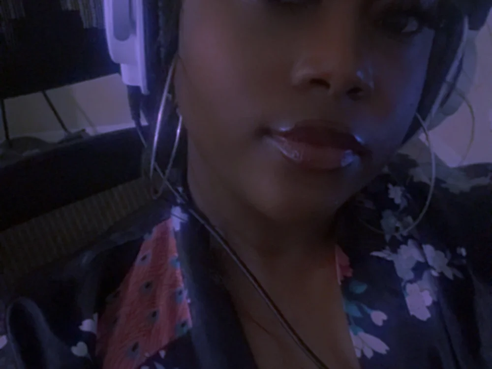 MadameDivine offline chatrum