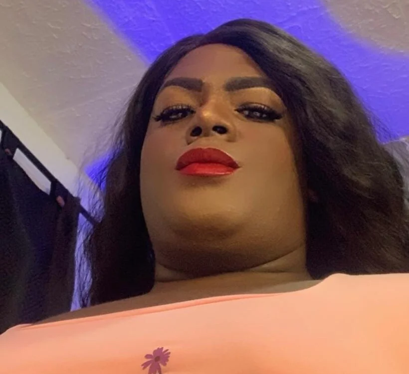 alondra_slut: συνομιλία ΧΧΧ εκτός σύνδεσης