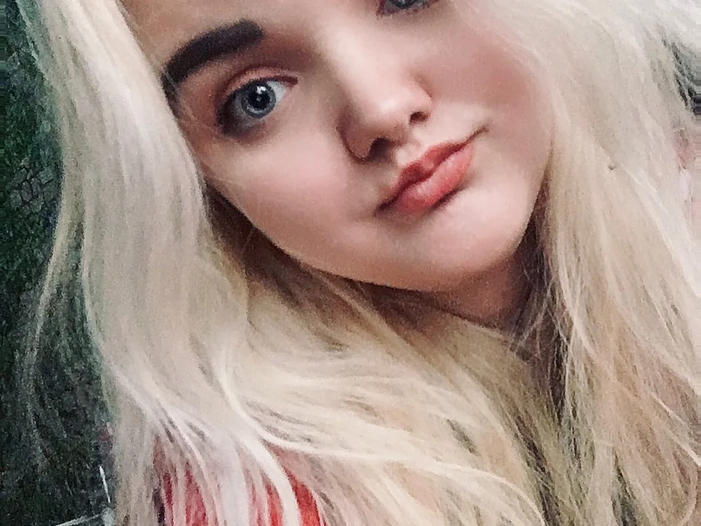 HollyDollyn's Offline XXX Chat